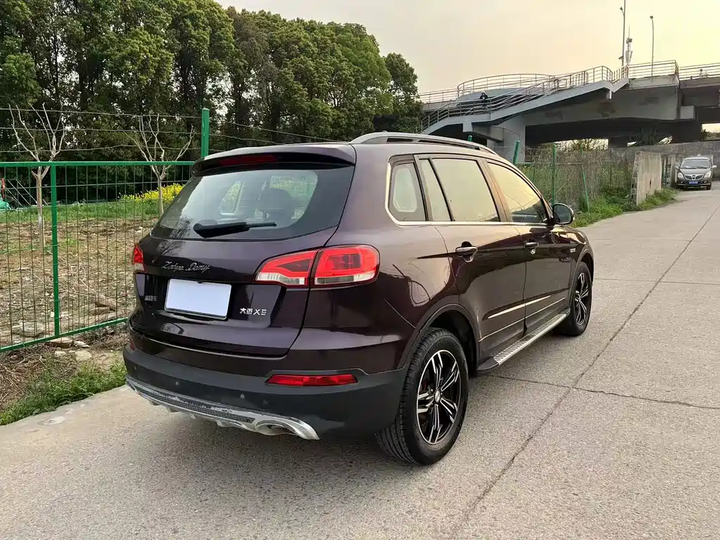 Zotye X5 2017 1.5T MT Luxury