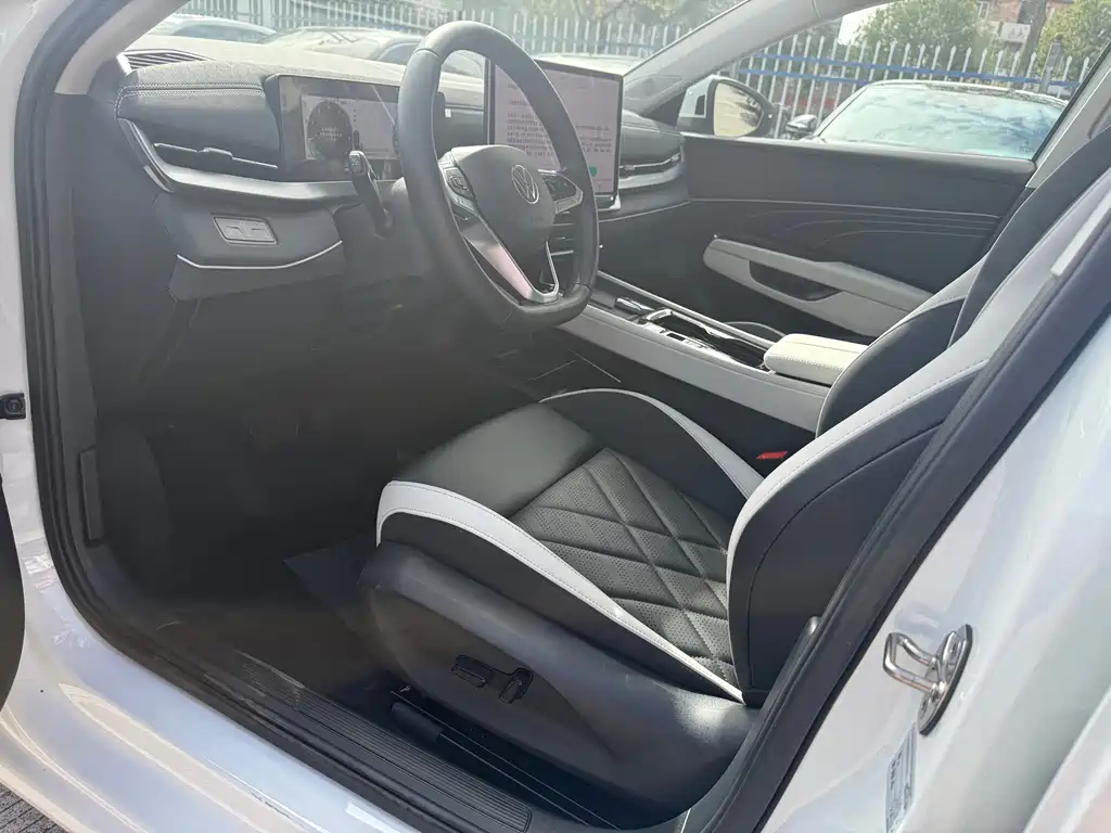 Volkswagen Sagitar — миниатюра 9