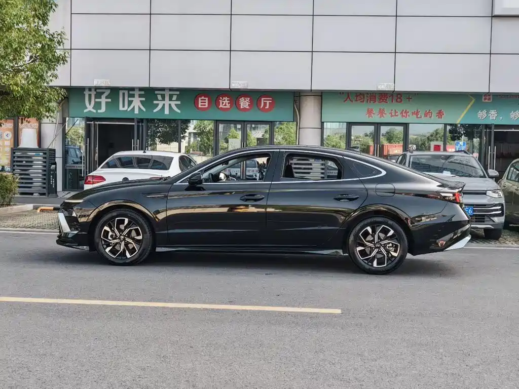 Hyundai Sonata — миниатюра 8
