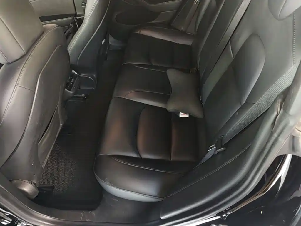 Tesla Model 3 — миниатюра 17
