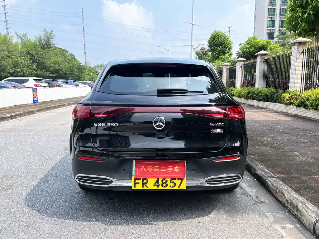 Mercedes-Benz EQE SUV — миниатюра 7