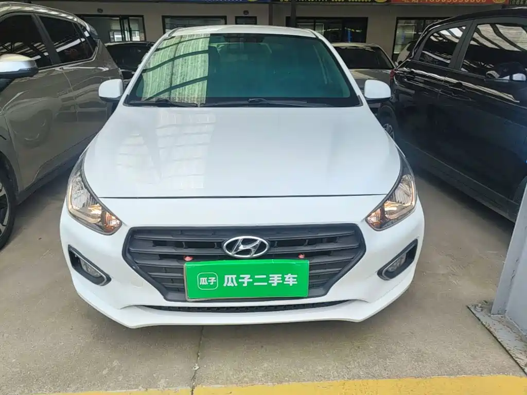 Hyundai Verna - фото 3