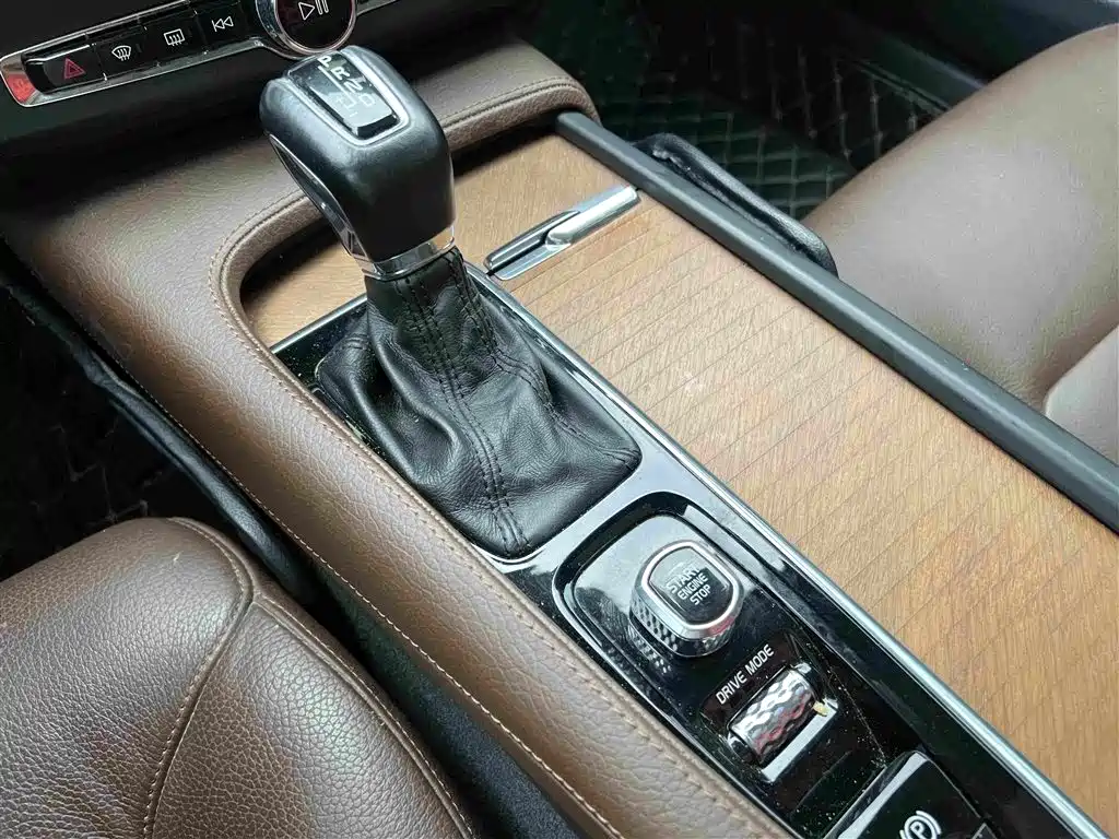 Volvo S90 2019 T5