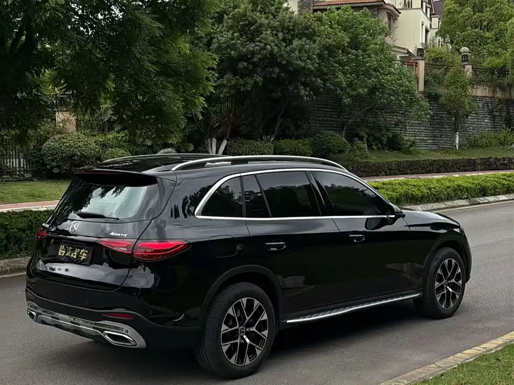 Mercedes-Benz GLC 2023 GLC 260 L 4MATIC 5 мест