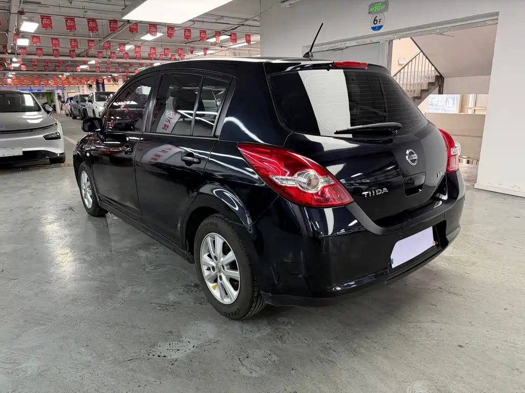Nissan Tiida — миниатюра 11
