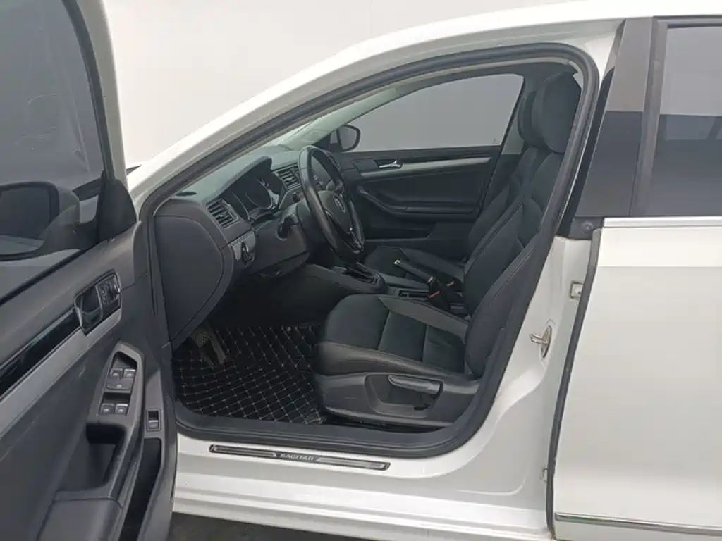 Volkswagen Sagitar — миниатюра 10
