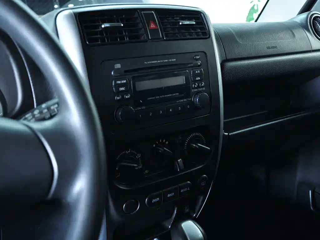 Suzuki Jimny — миниатюра 8