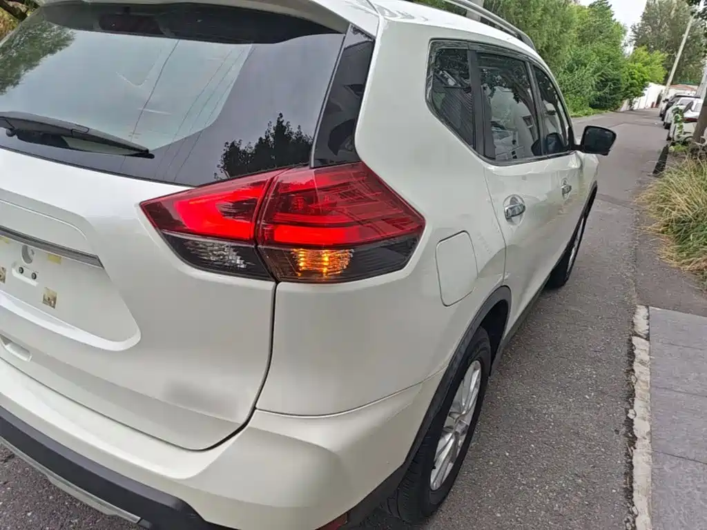 Nissan X-Trail — миниатюра 8