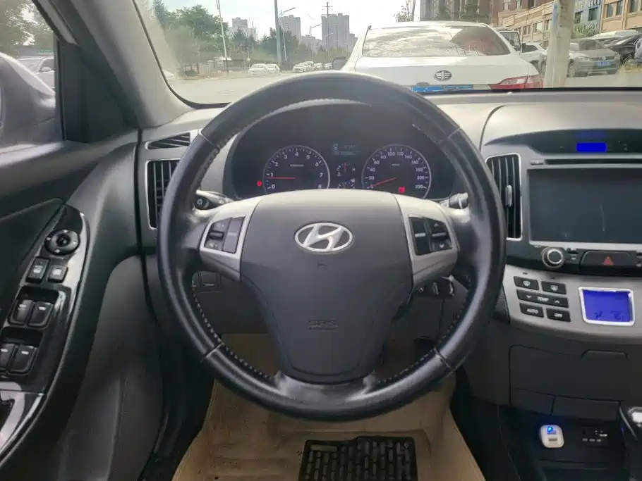 Hyundai Elantra — миниатюра 15