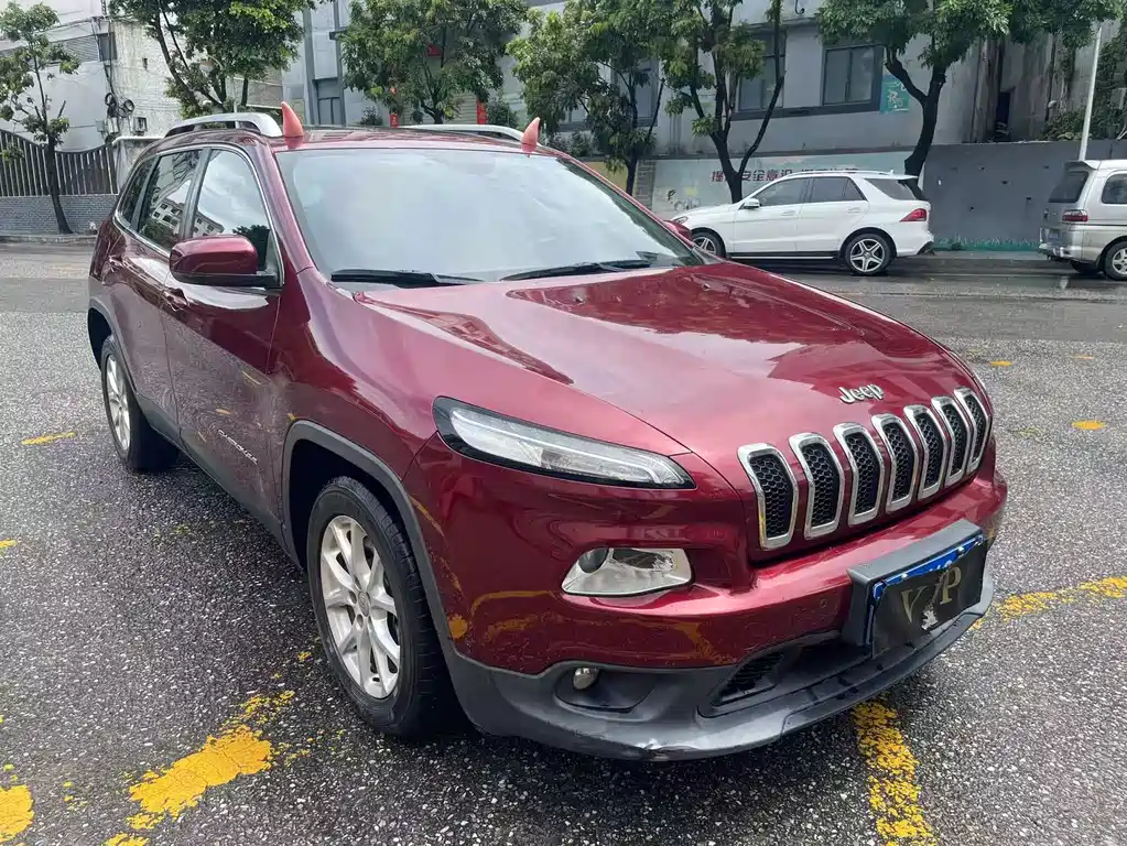 Jeep Cherokee — миниатюра 3