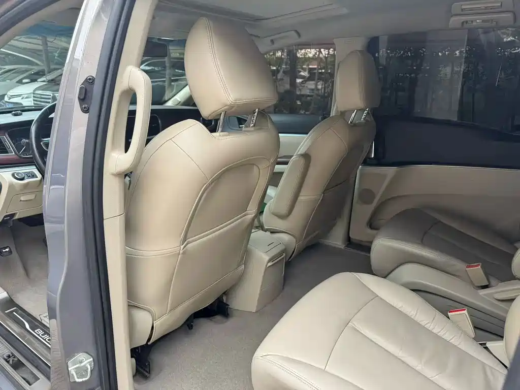 Buick GL8 — миниатюра 6