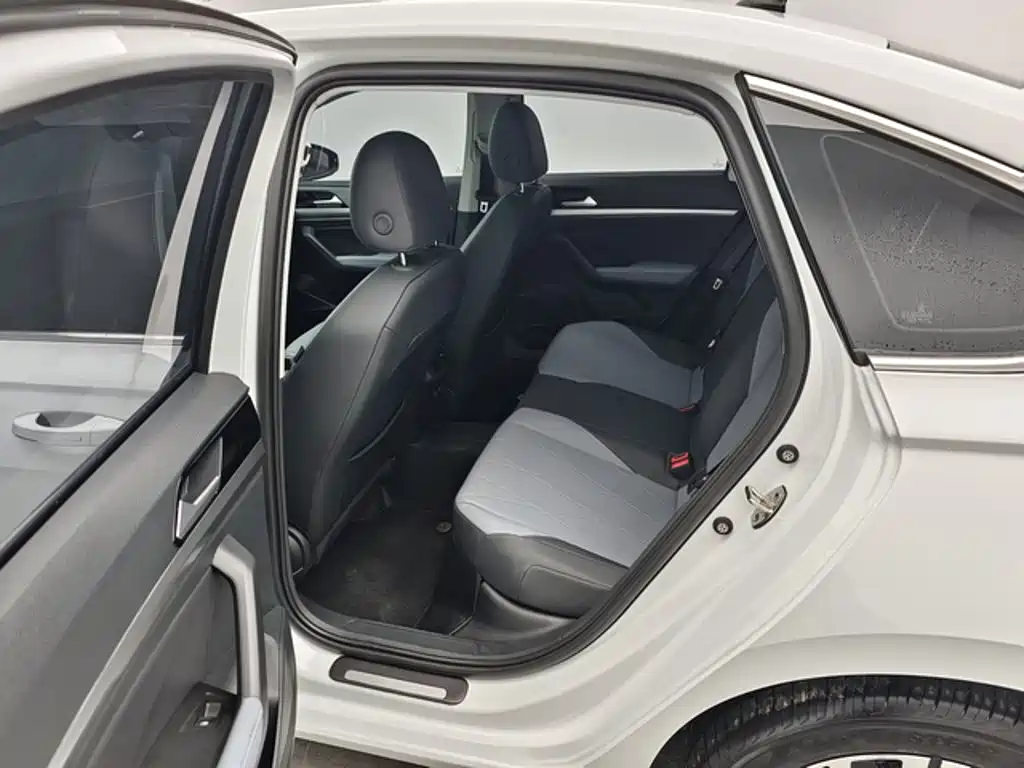 Volkswagen Lavida — миниатюра 8