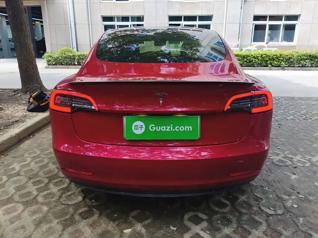 Tesla Model 3 — миниатюра 6