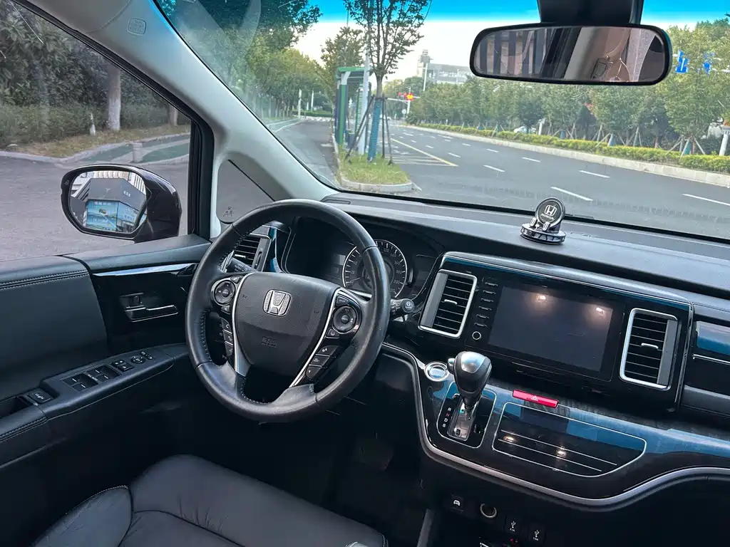 Honda Elysion — миниатюра 9