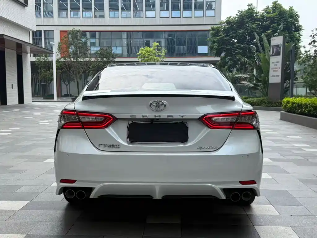 Toyota Camry — миниатюра 7