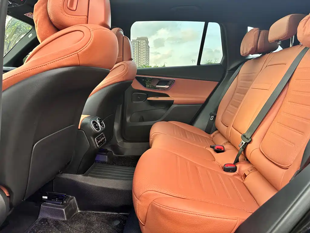 Mercedes-Benz GLC 2023 GLC 260 L 4MATIC 5 мест