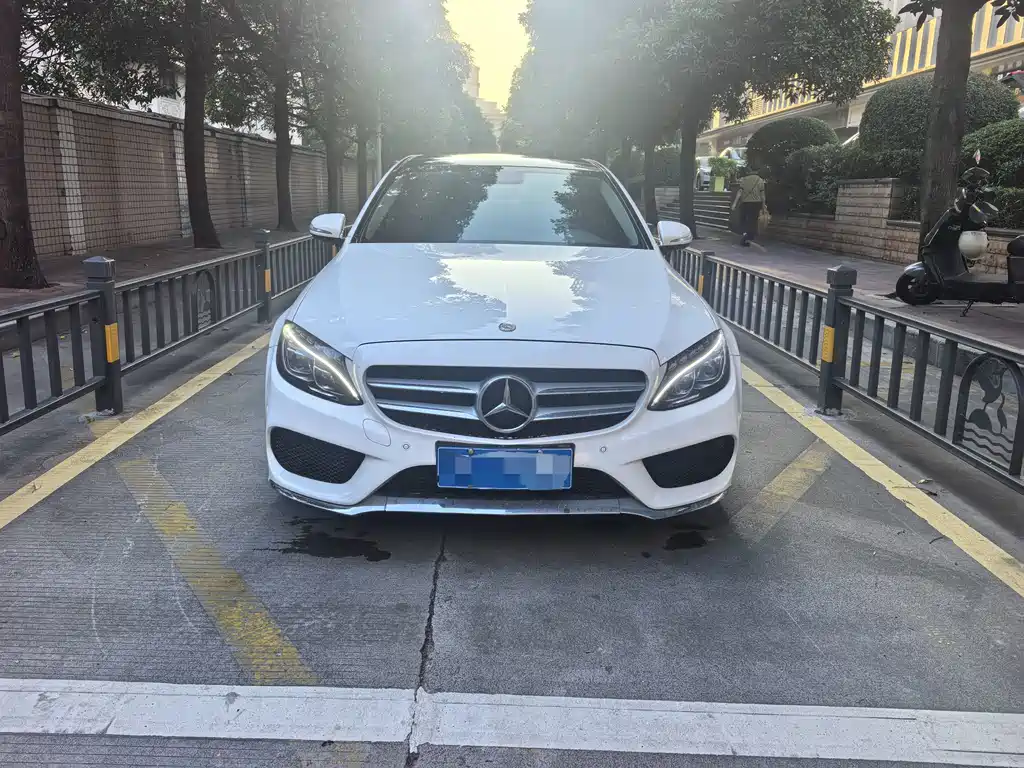 Mercedes-Benz C-Class — миниатюра 2
