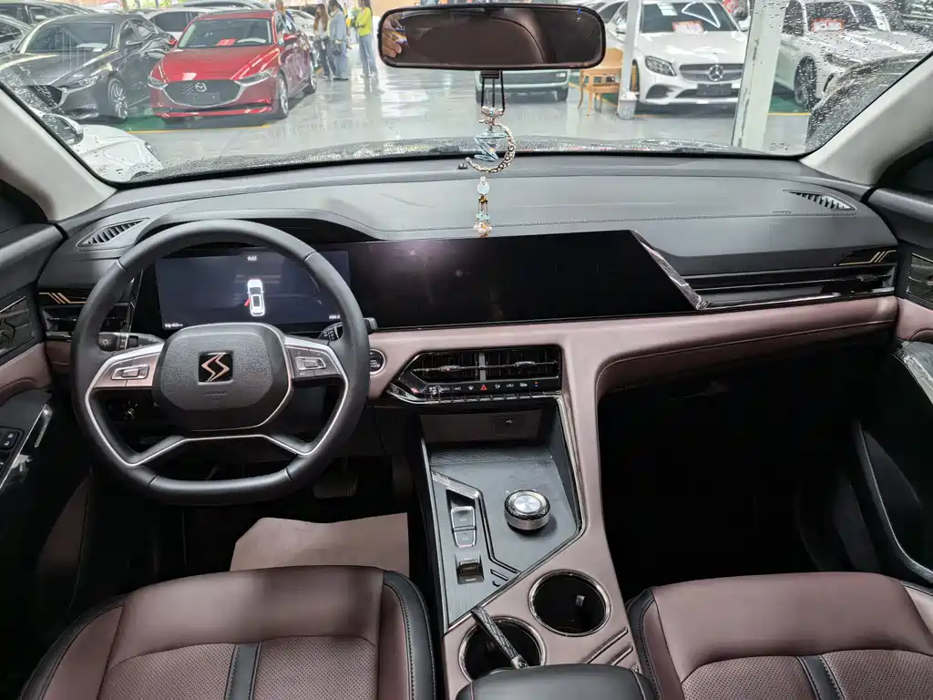 Sehol X8 PLUS 2023 1.5TGDI DCT Premium 7 мест