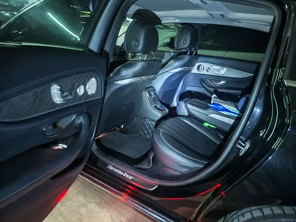 Mercedes-Benz E-Class — миниатюра 7