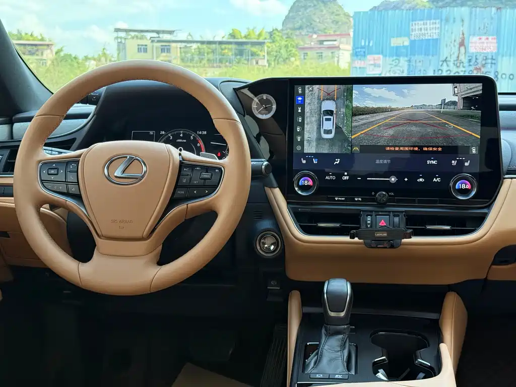 Lexus ES — миниатюра 10