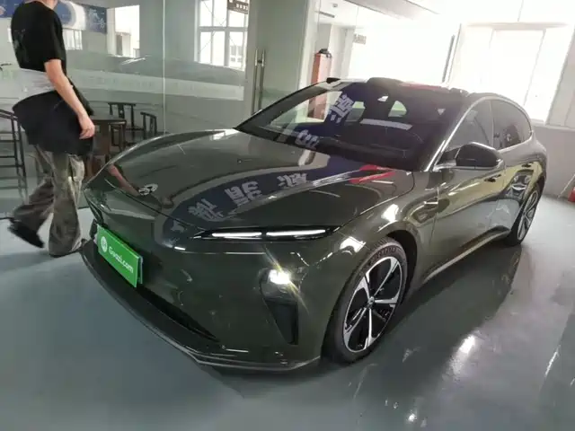 NIO ET5T