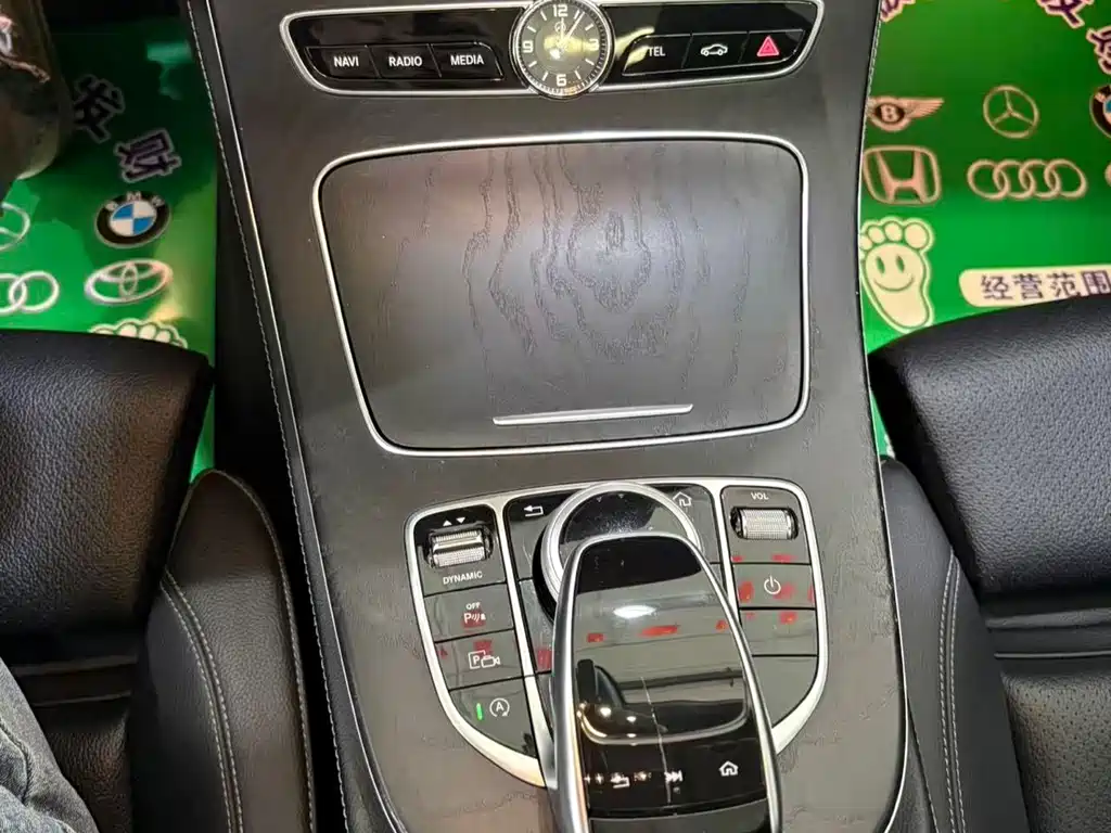 Mercedes-Benz E-Class — миниатюра 11
