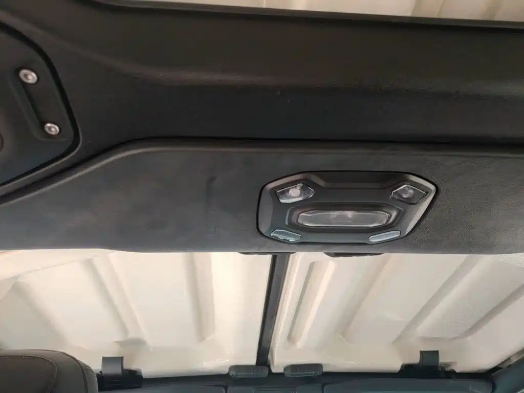 Jeep Wrangler — миниатюра 14