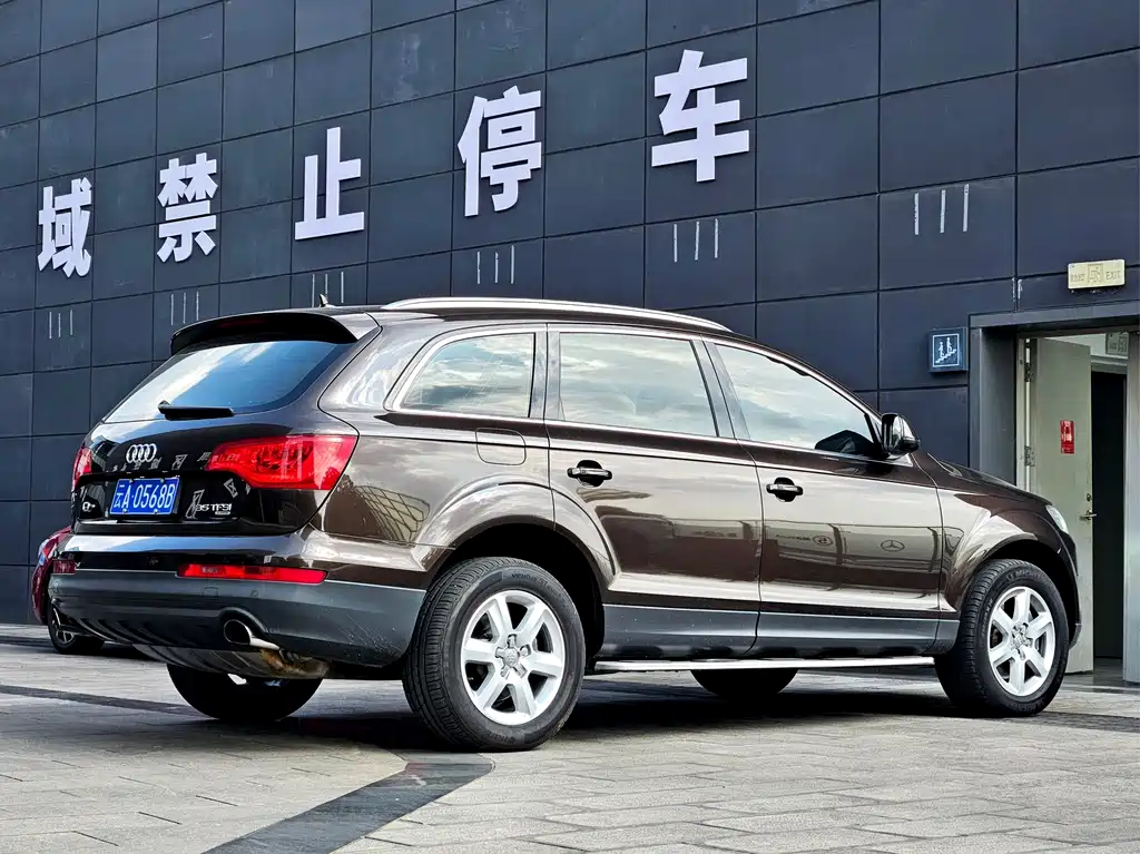 Audi Q7 — миниатюра 24