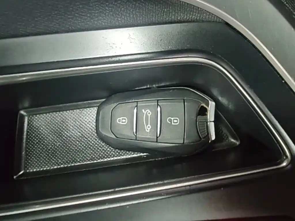 Peugeot 5008 — миниатюра 9
