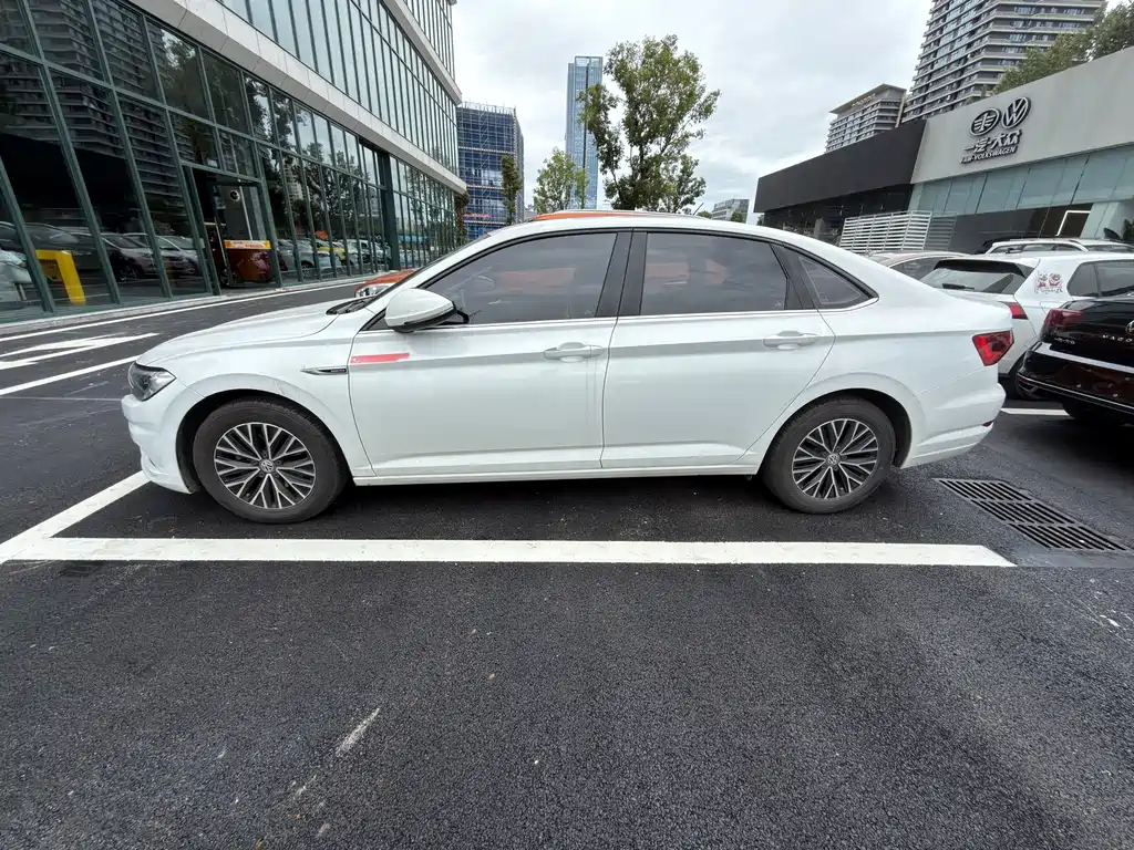 Volkswagen Sagitar — миниатюра 3