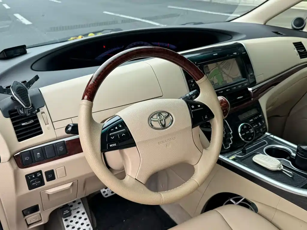 Toyota Previa 2018 2.4L Luxury