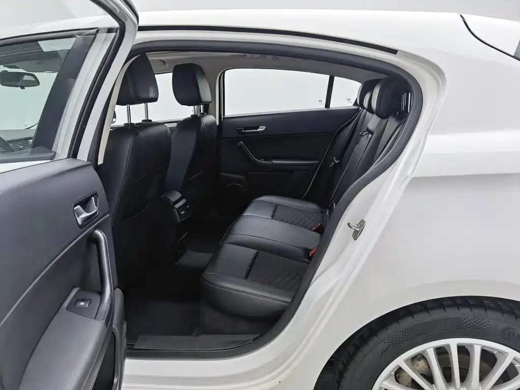 Qoros Qoros 3 — миниатюра 15