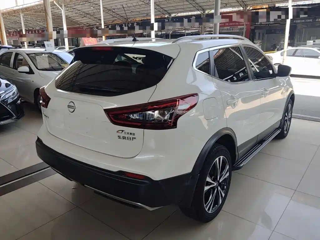 Nissan Qashqai — миниатюра 7