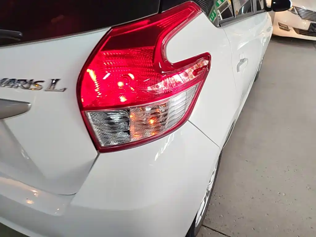 Toyota Yaris L — миниатюра 8