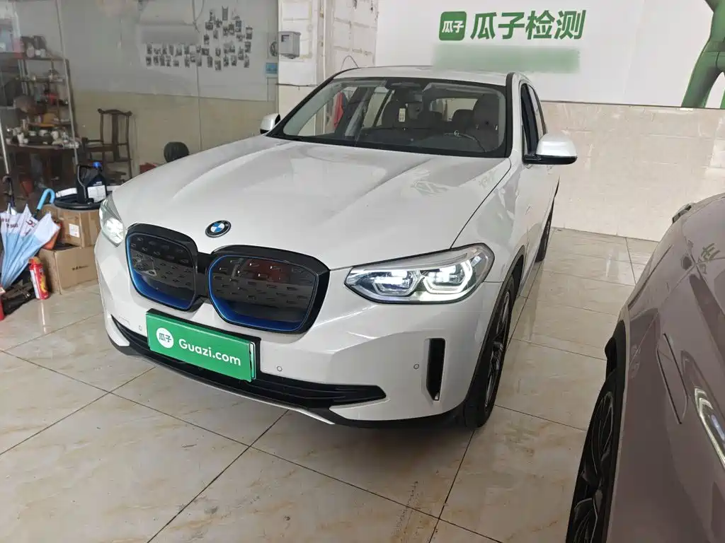 BMW iX3 — миниатюра 2