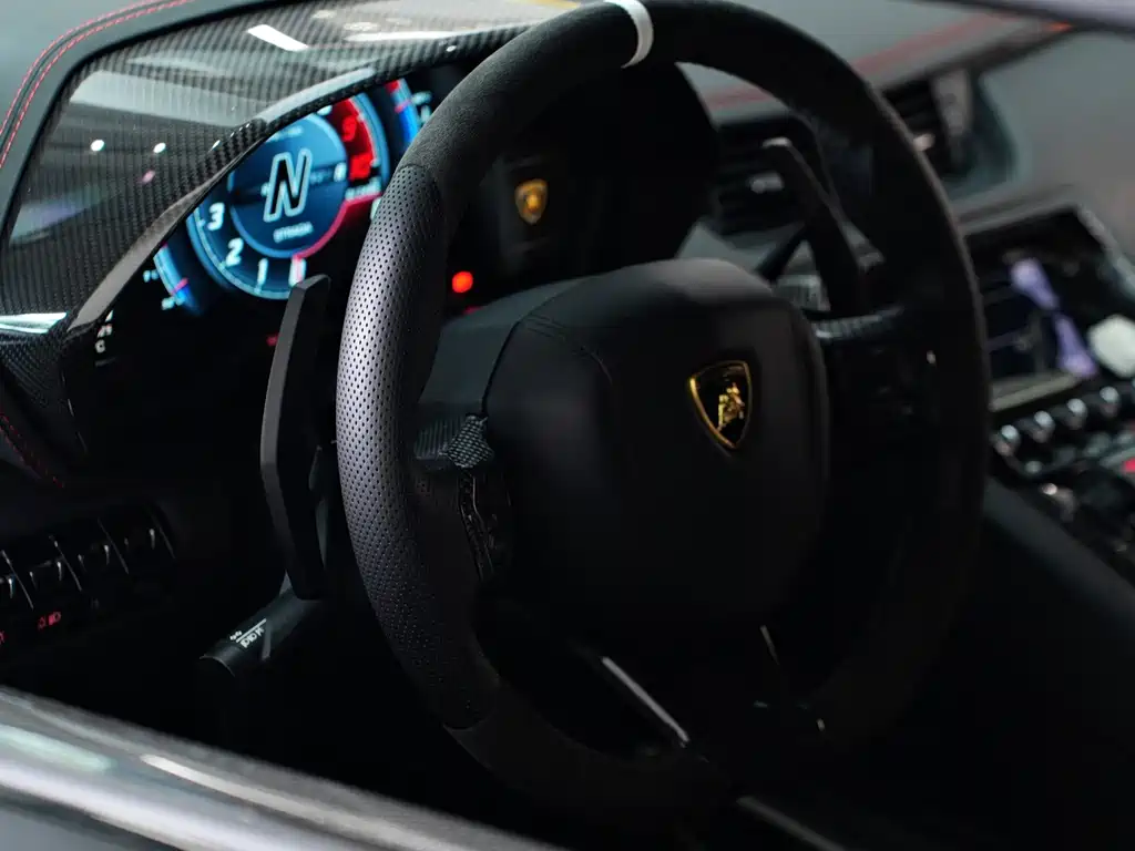 Lamborghini Aventador — миниатюра 19