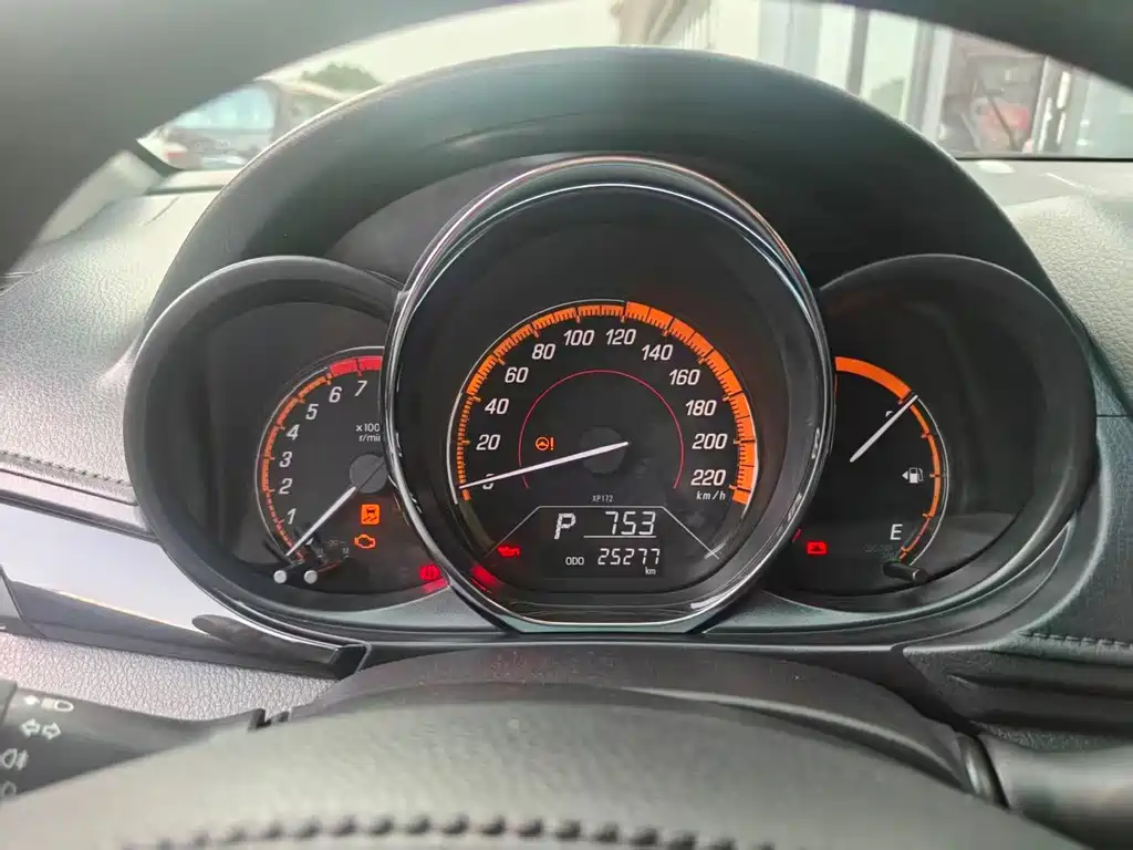 Toyota Yaris L — миниатюра 13