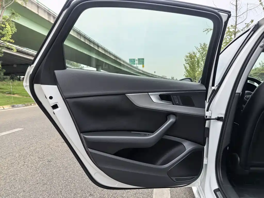 Audi A4L — миниатюра 16