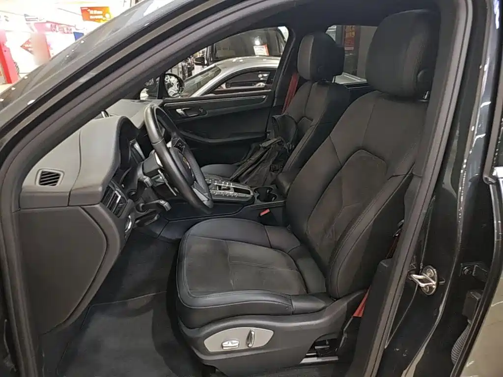 Porsche Macan — миниатюра 15