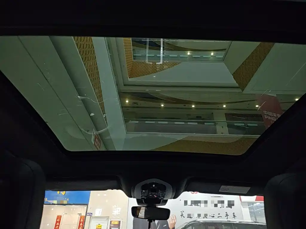 Porsche Macan — миниатюра 18