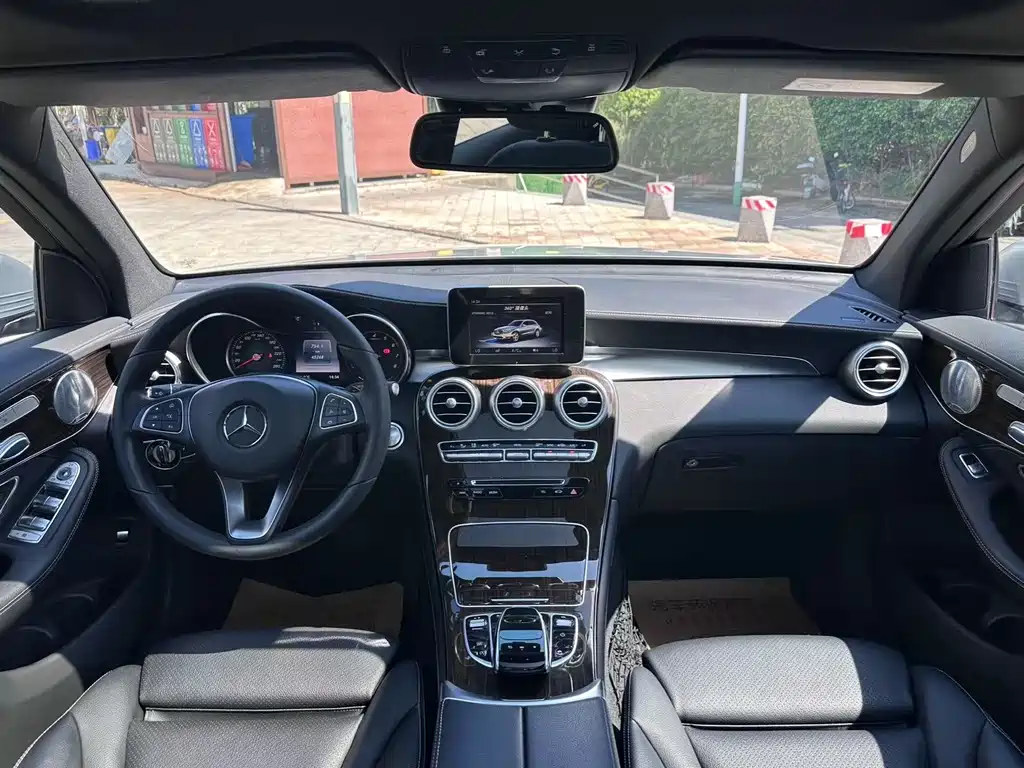Mercedes-Benz GLC 2016 GLC 260 4MATIC Luxury