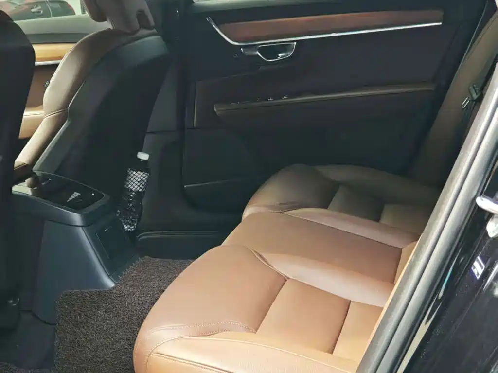 Volvo S90 PHEV — миниатюра 10