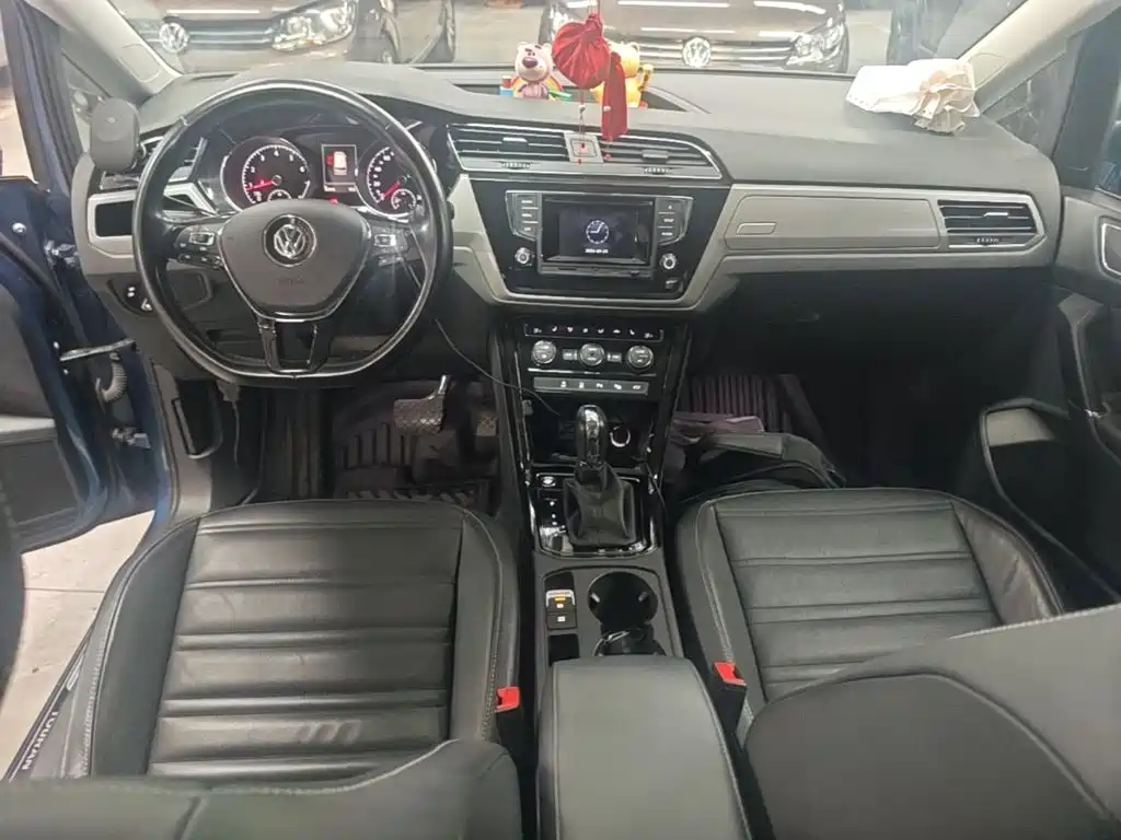 Volkswagen Touran — миниатюра 10