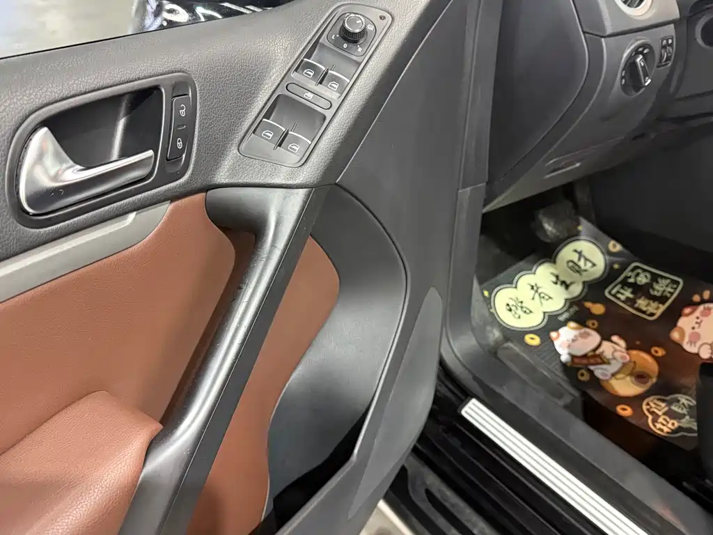 Volkswagen Tiguan — миниатюра 8