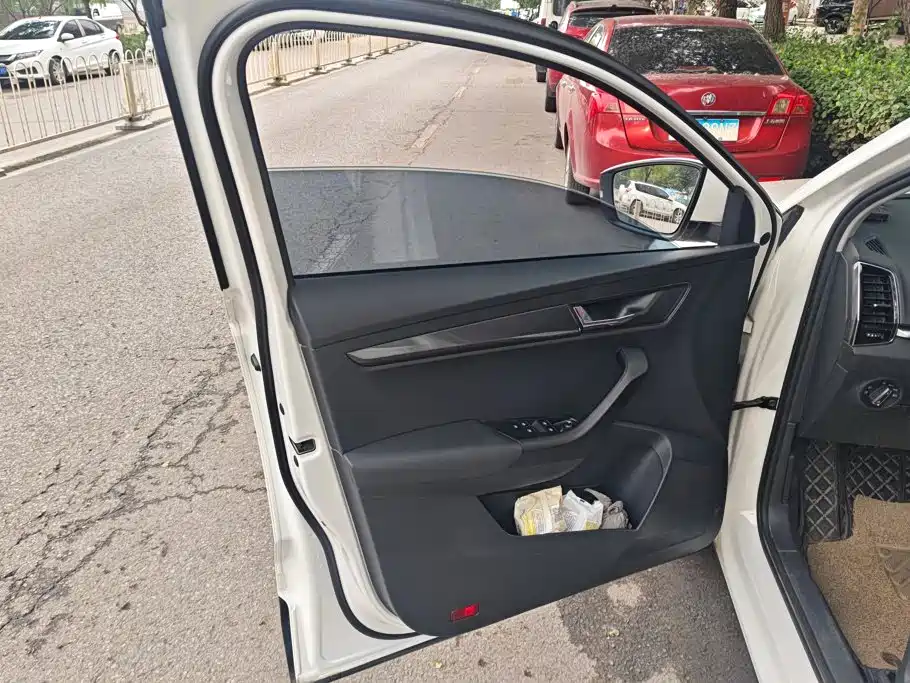 Skoda Karoq — миниатюра 7
