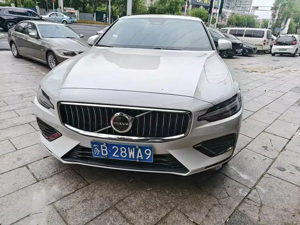 Volvo S60 — миниатюра 2