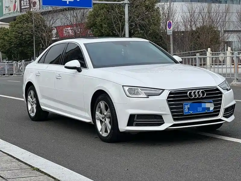 Audi A4L 2019