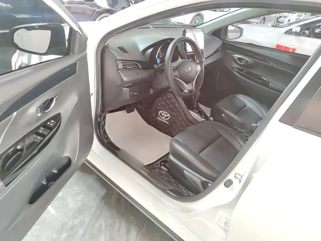 Toyota Yaris L — миниатюра 16