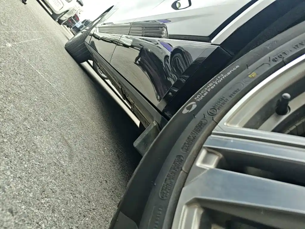 Cadillac Lyriq — миниатюра 22