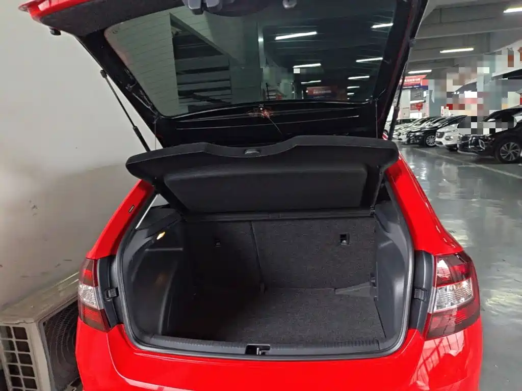 Skoda Rapid Spaceback — миниатюра 19